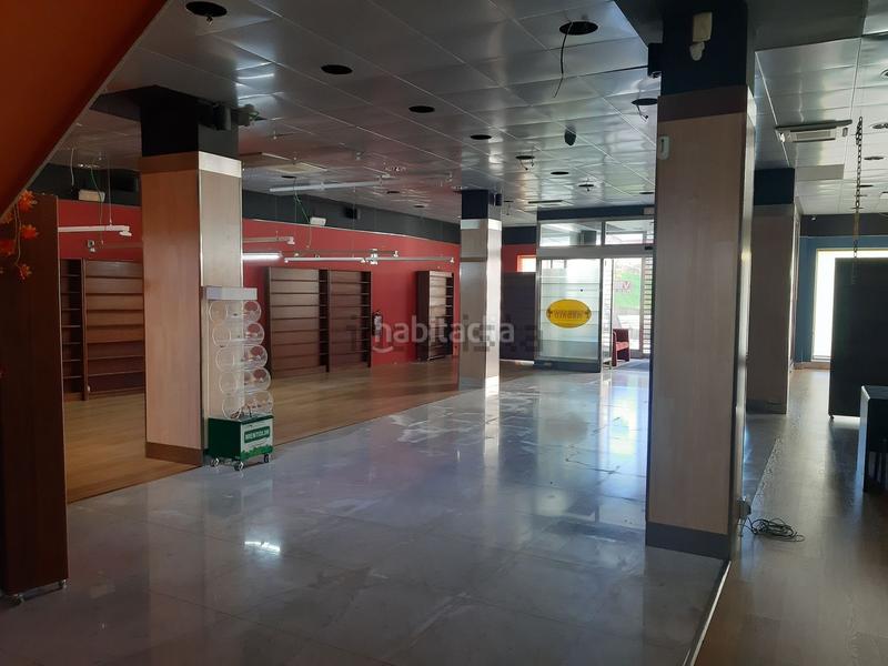 Foto d65257e8-b505-411e-afb9-e459cb504321. Locale commerciale in Los Castros Santander