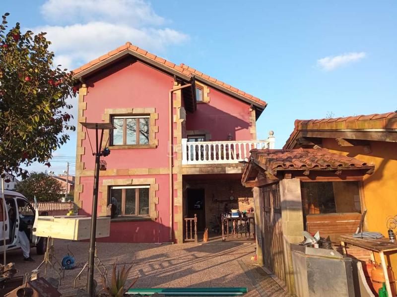 Foto 01ff9342-e4f9-490a-99df-1cafa6523268. Casa amb calefacció aparcament a Igollo Camargo