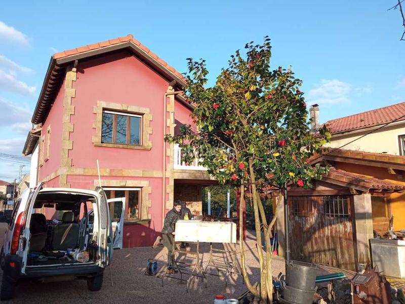 Foto 6a69bd8e-d53c-4796-b19c-6203503d2e89. Casa amb calefacció aparcament a Igollo Camargo