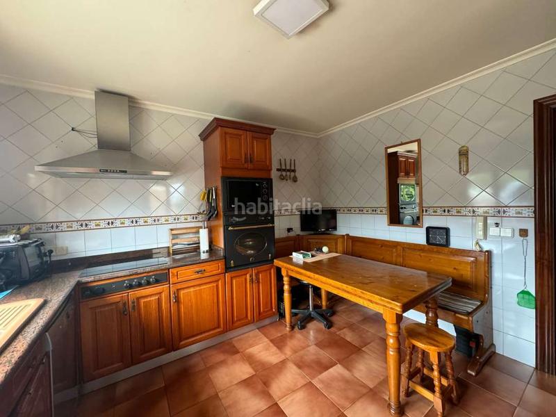 Foto fbdcdf9b-ea25-4ddf-a920-7ff891df9077. Casa amb calefacció aparcament a Igollo Camargo