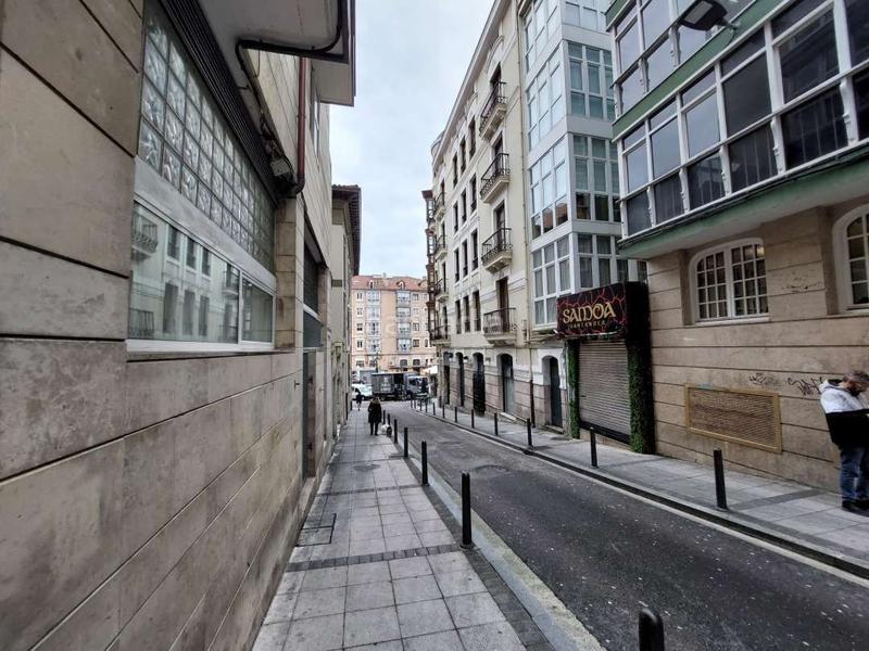 Foto 5a4b0c82-a56f-41a6-a6be-0ddca1b7b056. Rent office space with parking in Puerto Chico Santander