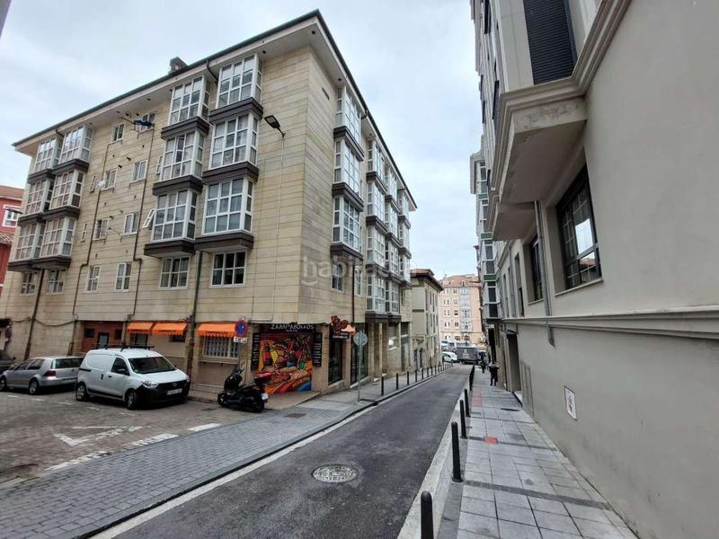 Foto 5a66898e-389f-4d21-ab0b-3e8f841d2bc8. Rent office space with parking in Puerto Chico Santander