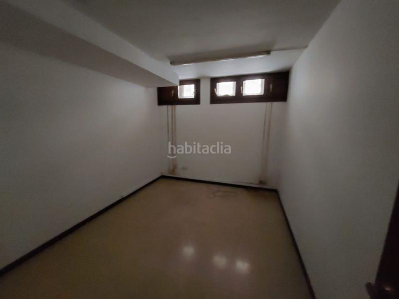 Foto 8733217f-0399-43a7-854b-d609206d4f34. Rent office space with parking in Puerto Chico Santander