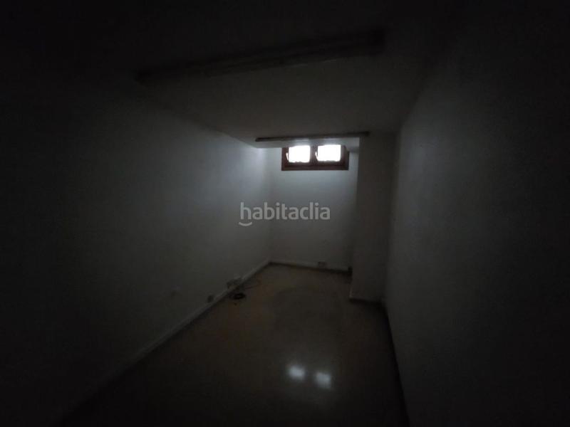 Foto c7d23438-530b-4a7c-993e-646d79025761. Rent office space with parking in Puerto Chico Santander