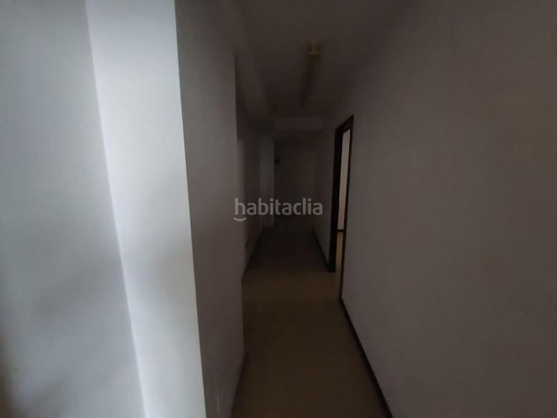 Foto eb87a49e-82e7-4d2a-b2c1-1e9f83375877. Rent office space with parking in Puerto Chico Santander