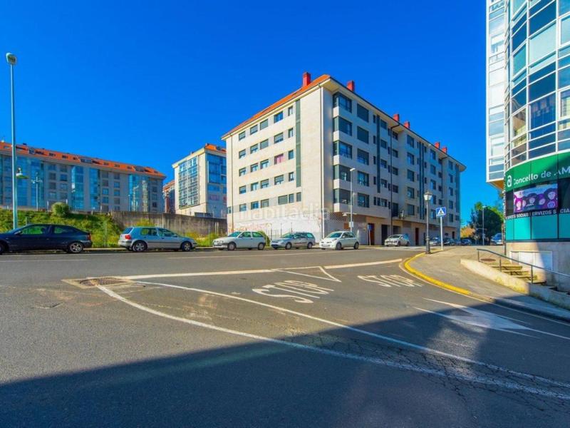Foto 7fb70e64-b19f-4fc2-afc9-6320f12280b6. Local comercial  ubicado en el centro de la ciudad, con amplia fachada y muy luminoso en milladoiro. en Ames