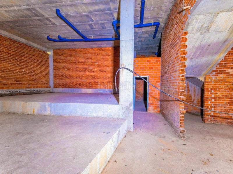 Foto fe4600a3-9fb3-4a52-a55d-260977042d30. Local comercial  ubicado en el centro de la ciudad, con amplia fachada y muy luminoso en milladoiro. en Ames
