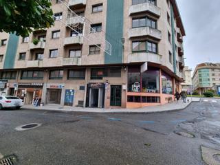Office space  Ribeira - otero pedrayo. Local comercial en venta en pleno centro de ribeira.