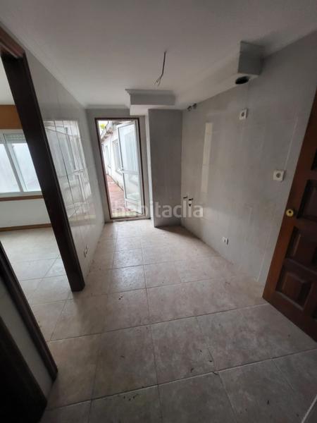 Foto 36bf552e-1b0a-4d92-8133-71620f79ce78. Local comercial oportunidad de inversión local con 369 m y terraza en Santiago de Compostela
