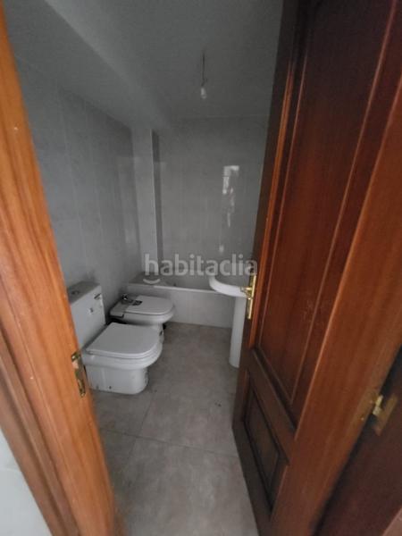 Foto 5d1eb43b-0c1b-49a9-8e7b-52b07966bf0e. Local comercial oportunidad de inversión local con 369 m y terraza en Santiago de Compostela
