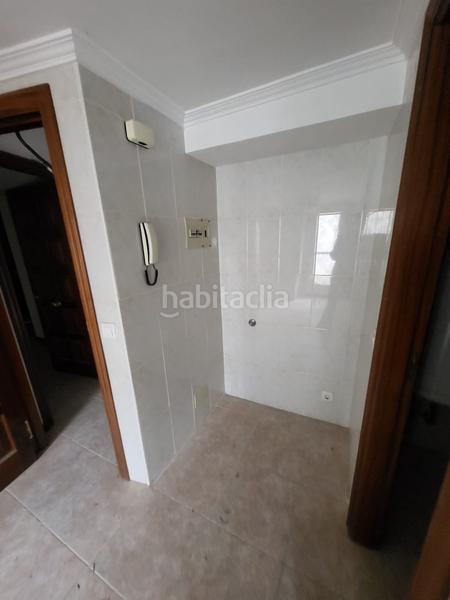 Foto a07b63c4-6564-48b8-ad41-e74b3dab7c85. Local comercial oportunidad de inversión local con 369 m y terraza en Santiago de Compostela