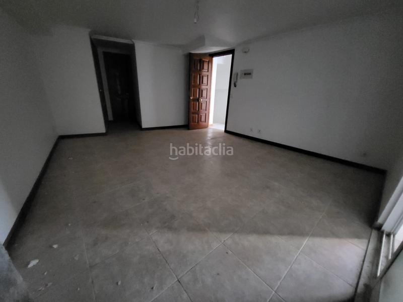 Foto ca634b27-7287-427f-8267-278a6d905630. Local comercial oportunidad de inversión local con 369 m y terraza en Santiago de Compostela