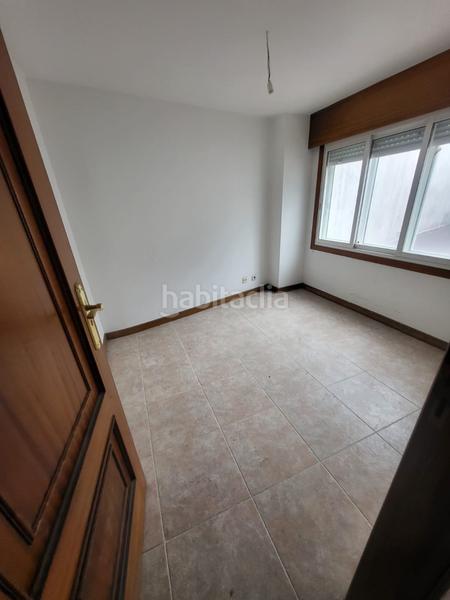 Foto cd1b06c0-8cc7-468a-beaa-a7cb4188e391. Local comercial oportunidad de inversión local con 369 m y terraza en Santiago de Compostela