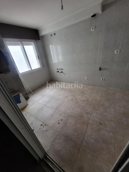 Foto f40f042f-6ae1-47a4-b982-beb7b0526502. Local comercial oportunidad de inversión local con 369 m y terraza en Santiago de Compostela
