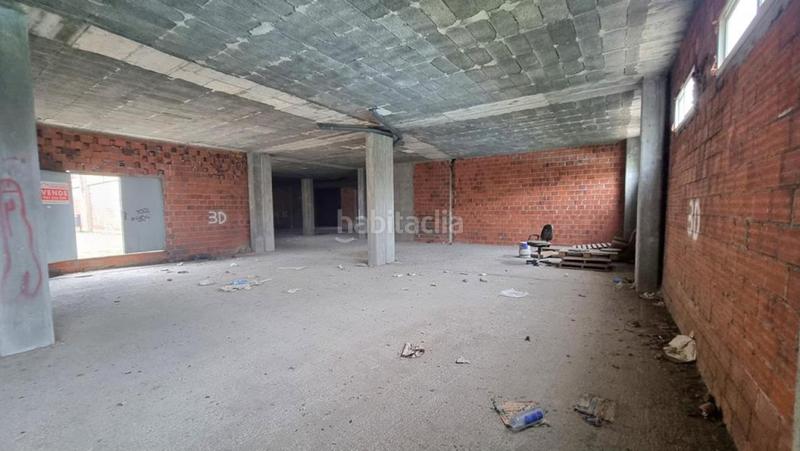 Foto 2a02b7ef-69be-42ee-a70e-08a9c3b27f97. Local comercial local en venta en Bertamirans, !!! en Ames