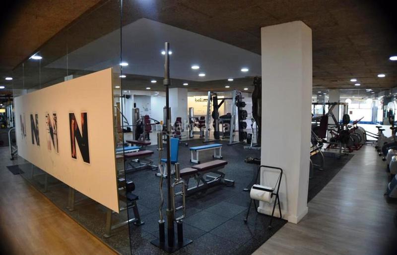 Foto 1d35eb0e-3aa5-4f7d-adef-8c7fbfb07947. Local comercial local acondicionado como gimnasio en venta . en Ribeira