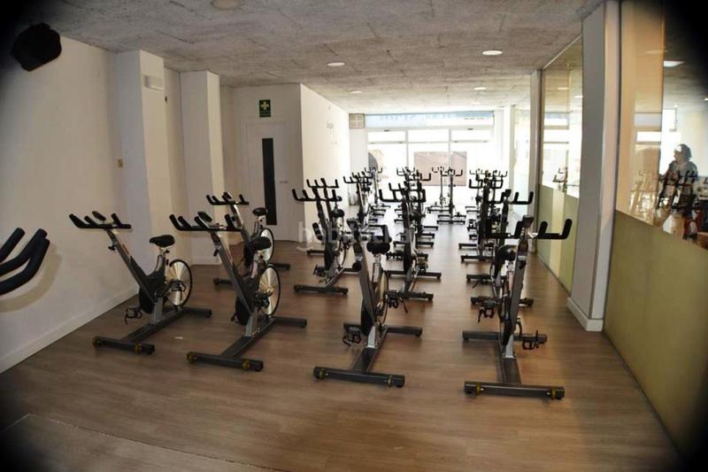Foto 339435e2-56a1-40ef-9cc4-65ca24209bf0. Local comercial local acondicionado como gimnasio en venta . en Ribeira