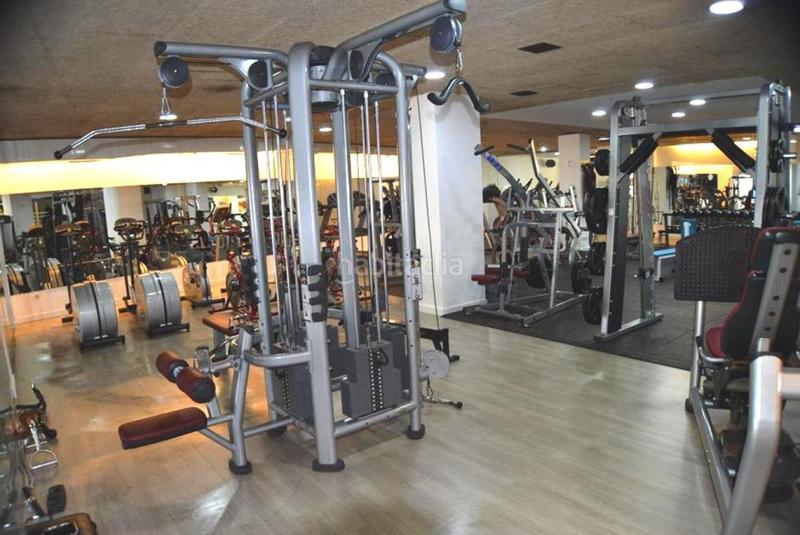 Foto 377aabd2-70d3-4af7-80e6-248571f26c56. Local comercial local acondicionado como gimnasio en venta . en Ribeira