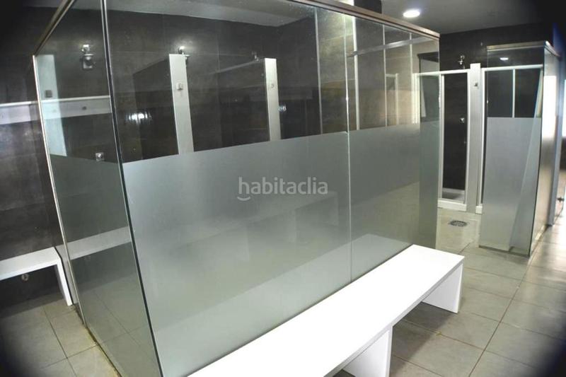 Foto 4fabca2d-95e5-4e92-9924-6cdaafd04c47. Local comercial local acondicionado como gimnasio en venta . en Ribeira