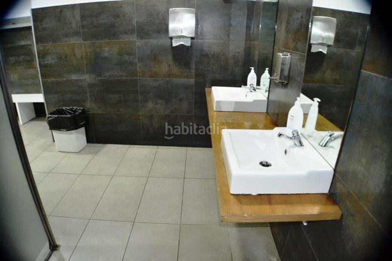 Foto 62270610-2e00-4c94-81ef-f5a6aa975271. Local comercial local acondicionado como gimnasio en venta . en Ribeira