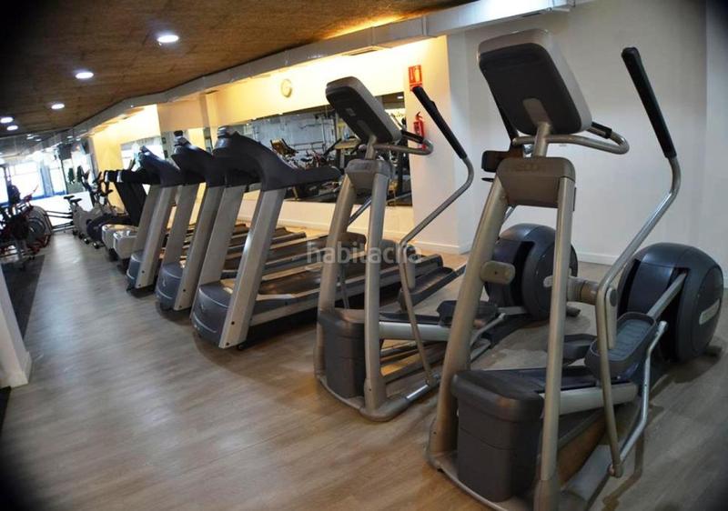 Foto 8ba551dc-7b35-42e3-9014-f8eecab5608b. Local comercial local acondicionado como gimnasio en venta . en Ribeira