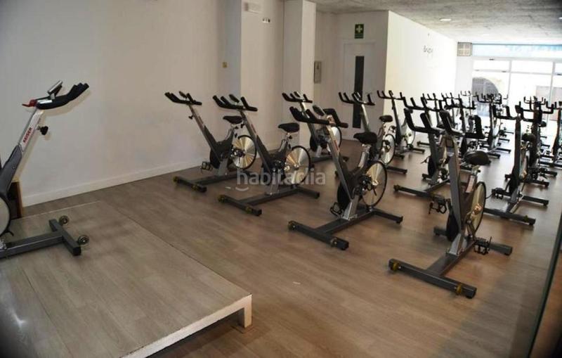 Foto ccef0427-d18d-4f32-9159-51c53f769b02. Local comercial local acondicionado como gimnasio en venta . en Ribeira