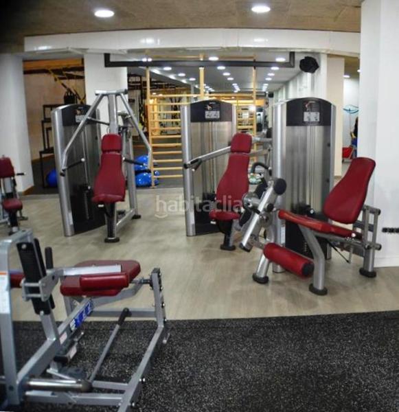 Foto e155341f-8ff0-4a18-8ccb-a5aa93fc7b3a. Local comercial local acondicionado como gimnasio en venta . en Ribeira