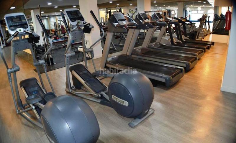 Foto e301ec4e-380d-4c5d-a05f-c33061f3a275. Local comercial local acondicionado como gimnasio en venta . en Ribeira