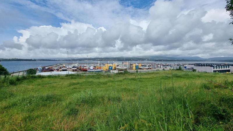 Foto 89d89fa0-2fbd-454c-9540-e26f9a184933. Terreno residencial suelo en venta . en Rianxo