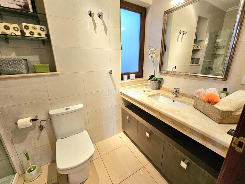 Foto 2279fbf1-cb97-414a-9b20-c44477236172. Casa adossada amb calefacció a santa uxía de Ribeira Ribeira