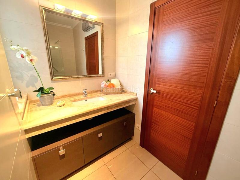 Foto 314605f2-ff16-47ca-a2b8-4dcc99f2104e. Casa adossada amb calefacció a santa uxía de Ribeira Ribeira