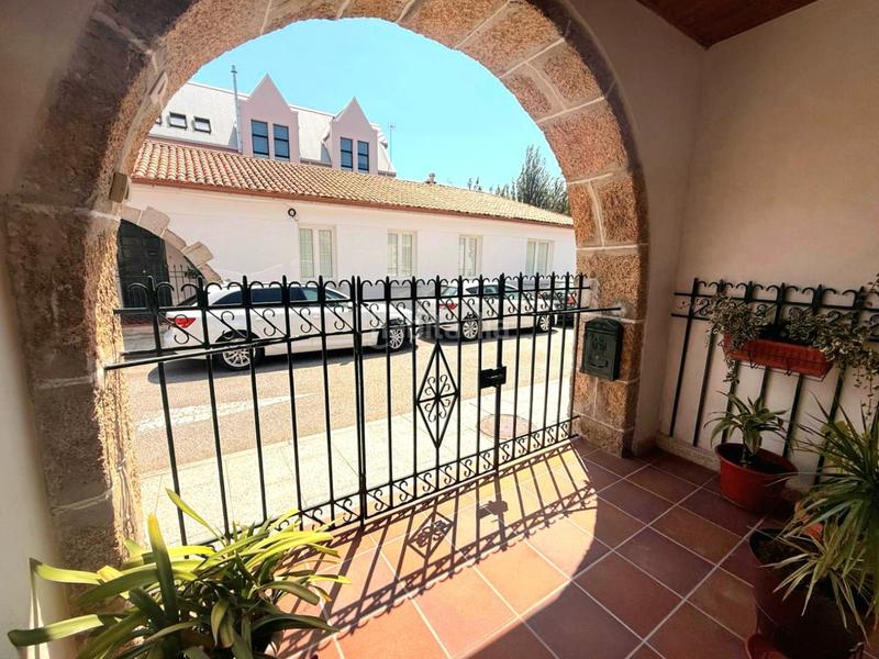 Foto cd1e9ceb-c4a8-4e15-8b4a-1574ecd70ff3. Casa adossada amb calefacció a santa uxía de Ribeira Ribeira