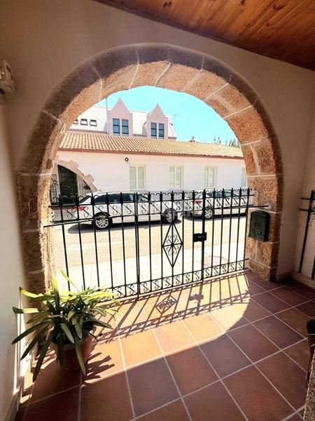 Foto e2dd8576-3933-4ce9-abde-286c86b9a186. Casa adossada amb calefacció a santa uxía de Ribeira Ribeira