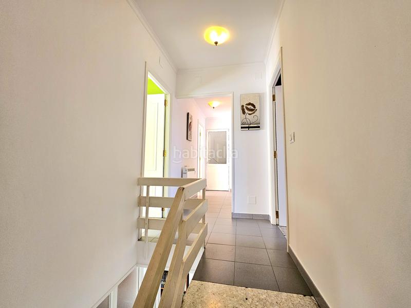 Foto f9ecc86a-6209-45df-8a4a-8bc168242895. Casa adossada amb calefacció a santa uxía de Ribeira Ribeira