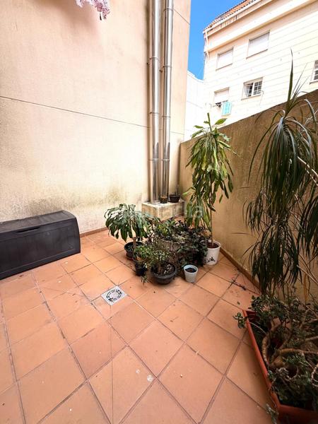 Foto 320c26e1-b0b6-489c-9b1c-2121d383740c. Alquiler local comercial en Ribeira - avenida lugo 1 se alquila local comercial excelente ubicación en Ribeira