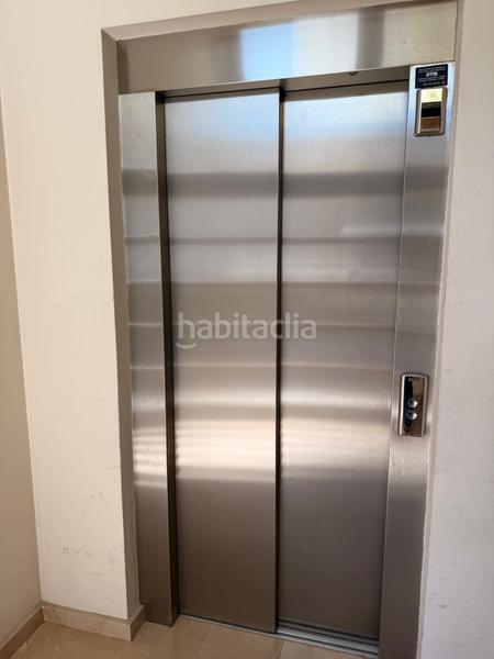 Foto 9629ae01-4b86-4a32-b488-74b3ae158945. Alquiler local comercial en Ribeira - avenida lugo 1 se alquila local comercial excelente ubicación en Ribeira