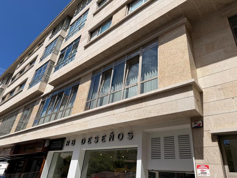 Foto fb9051fa-2061-4f0d-b065-6268d2dc7276. Alquiler local comercial en Ribeira - avenida lugo 1 se alquila local comercial excelente ubicación en Ribeira