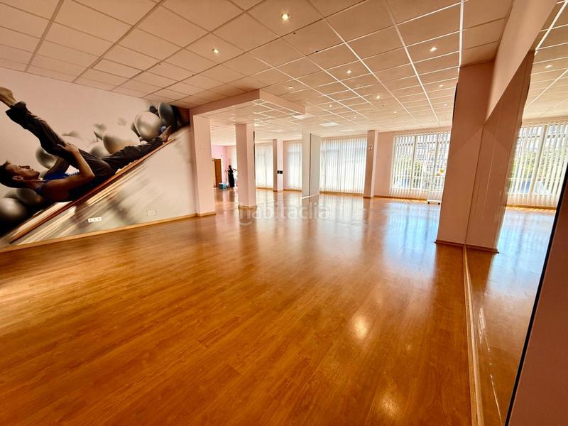 Foto 6bf24f88-1941-4071-9dca-50ee42274c00. Location local commercial dans Ribeira - avenida lugo 1 dans Ribeira