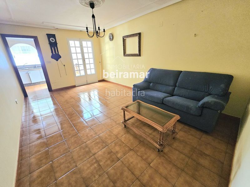 Foto 30c8fd5f-8e90-4b19-a789-0eb4a4093433. Casa adossada a Carreira Ribeira
