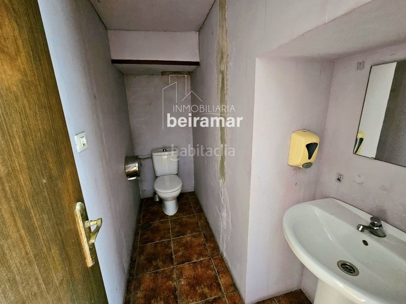 Foto c035a97f-ed5c-47d5-a6d9-cc76e4dede2d. Casa adossada a Carreira Ribeira
