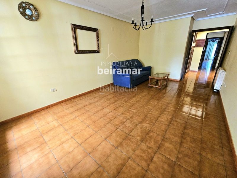Foto eda2d04b-e62f-4b97-b980-1acb1a2a0815. Casa adossada a Carreira Ribeira