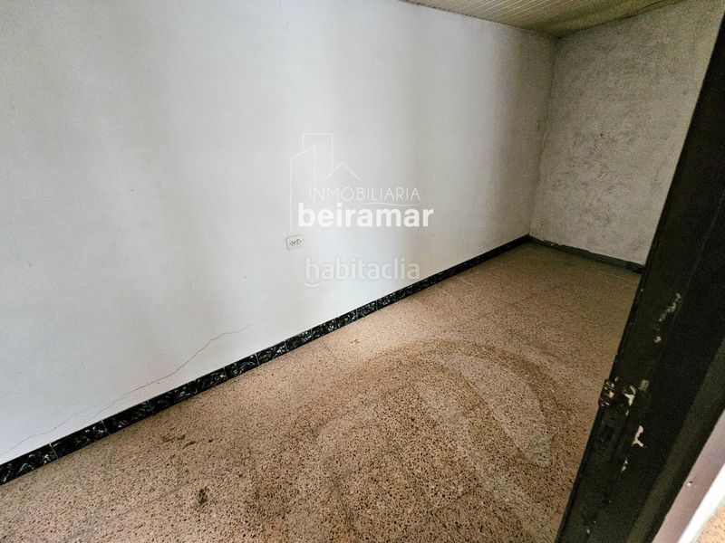 Foto fa6d09a7-8f3b-419a-ac24-fe54b3bd2075. Casa adossada a Carreira Ribeira