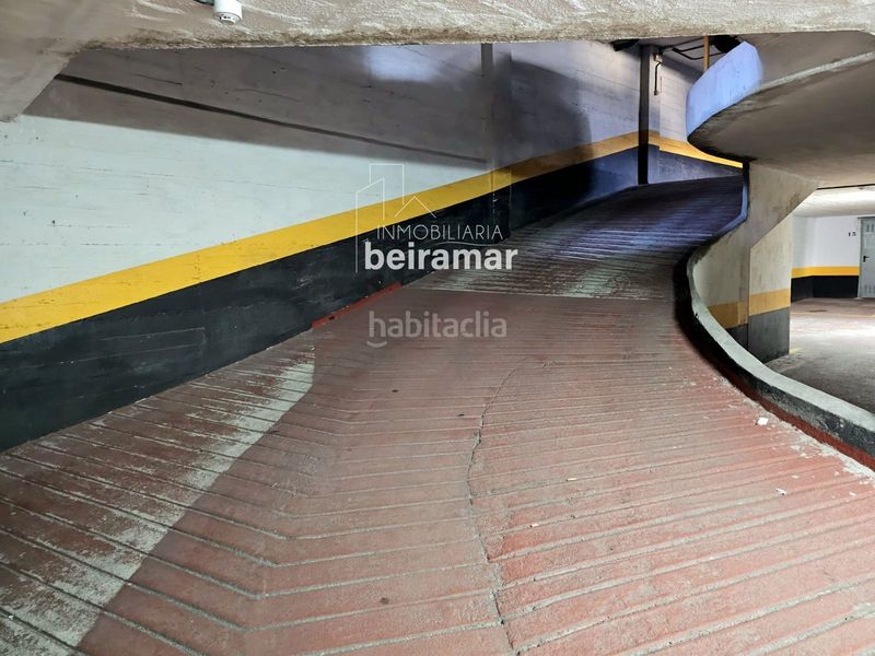 Foto bde31af0-7de1-4710-85b2-39c5c34e9351. Aparcament cotxe a santa uxía de Ribeira Ribeira