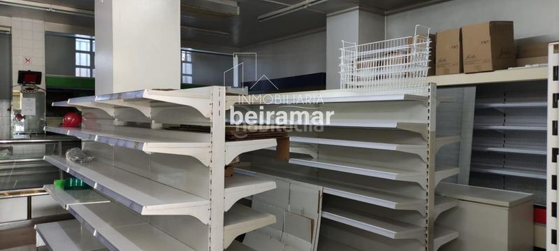 Foto c7062b40-b4e3-4b67-a671-11c1cb3fe138. Locale commerciale in santa uxía de Ribeira Ribeira