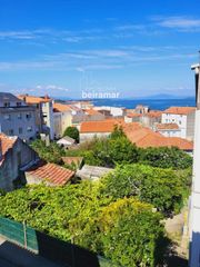 Chalet  Valle inclán. Amplia casa en pleno centro de ribeira con garaje y vistas al ma