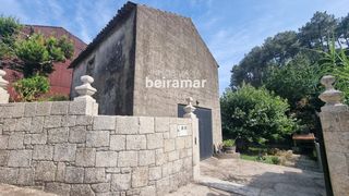 Haus  Madalena. Casa de piedra con finca urbana y jardín en boiro