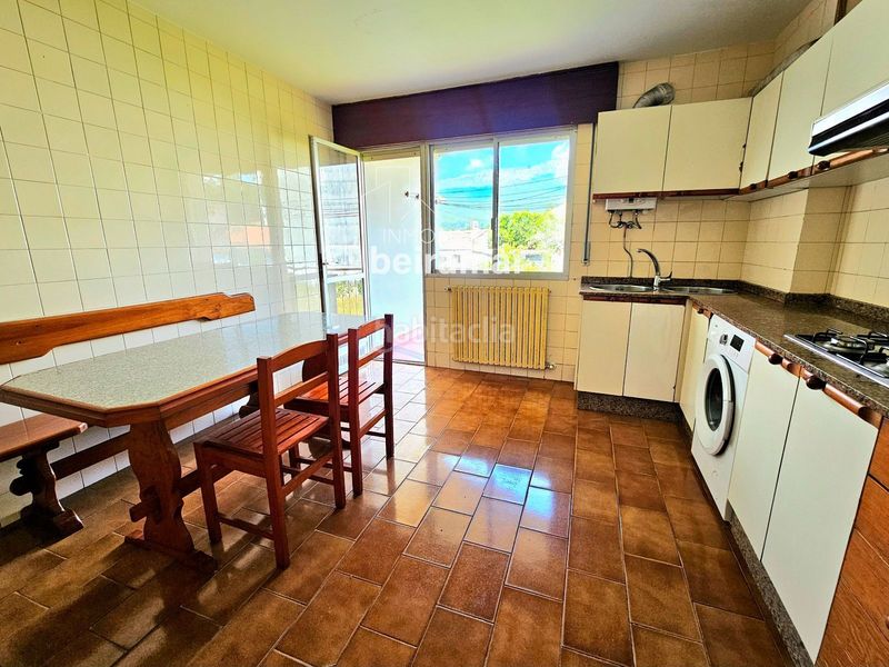 Foto 8421be2f-7120-479d-8ca5-703a5532f3d0. Edifici a Pobra do Caramiñal (A)