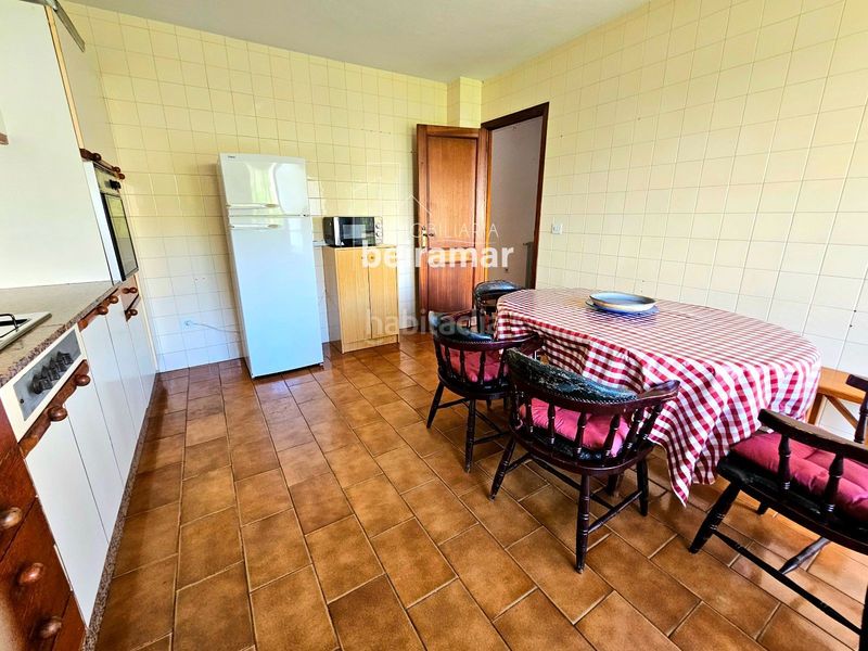 Foto 85d7723d-f534-42ce-9965-1828f1aa0189. Edifici a Pobra do Caramiñal (A)
