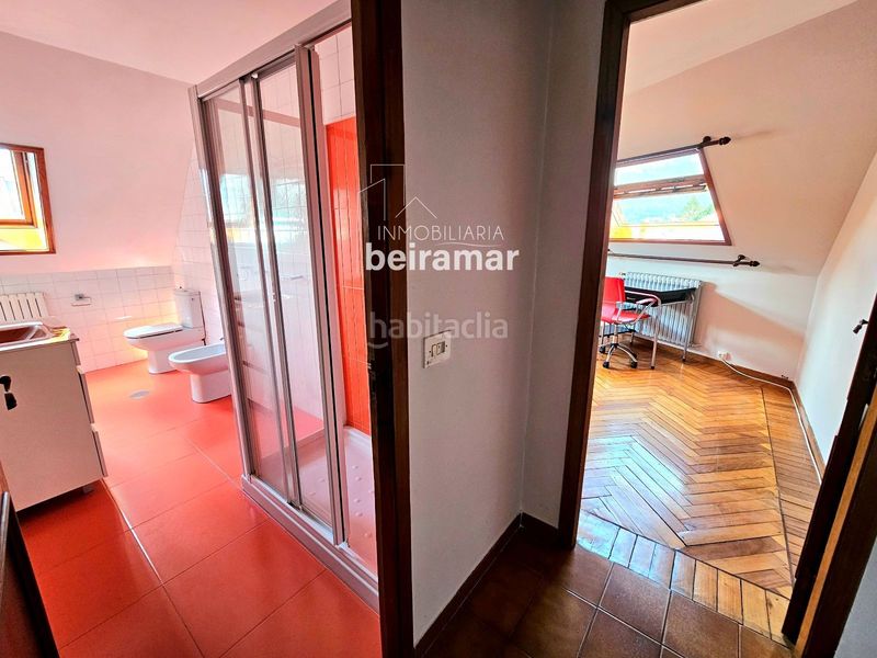 Foto d9bec95d-3b69-4f79-b6f8-f455d65a6ebf. Edifici a Pobra do Caramiñal (A)