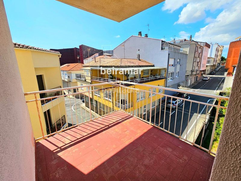 Foto e5752f55-80f1-40e4-8b83-117be05d35bb. Edifici a Pobra do Caramiñal (A)